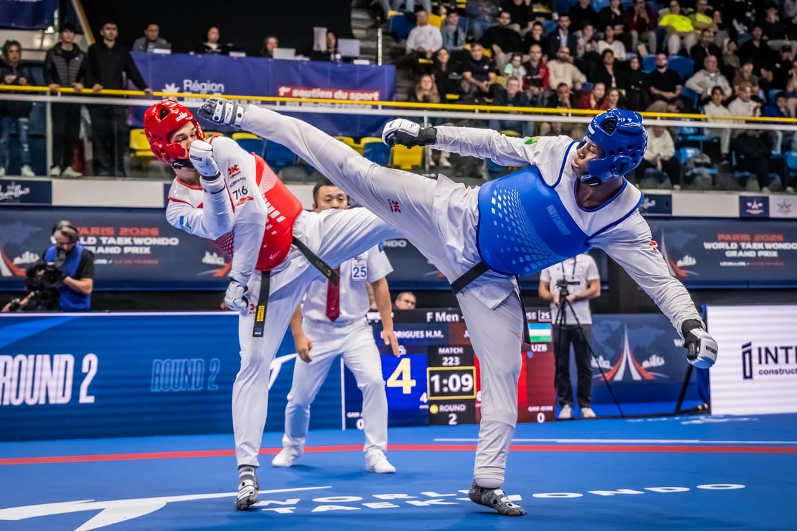 Henrique Marques (blue) faces Jasurbek Jaysunov in the M-80kg final in Paris on 11 October 2026.
